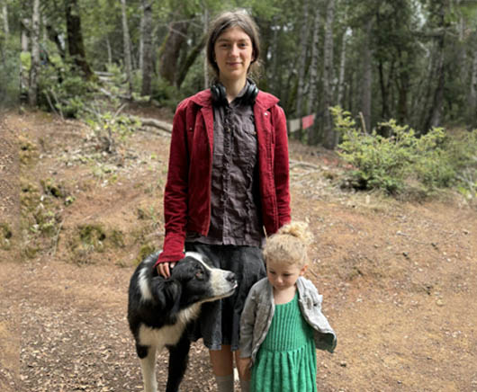 home slideshow Zoe leads Tot Shabbat